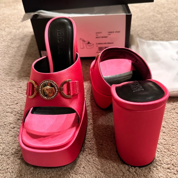 Versace Medusa platform sandals - Picture 8 of 13